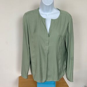 Banana Republic Sage Blouse Size Small